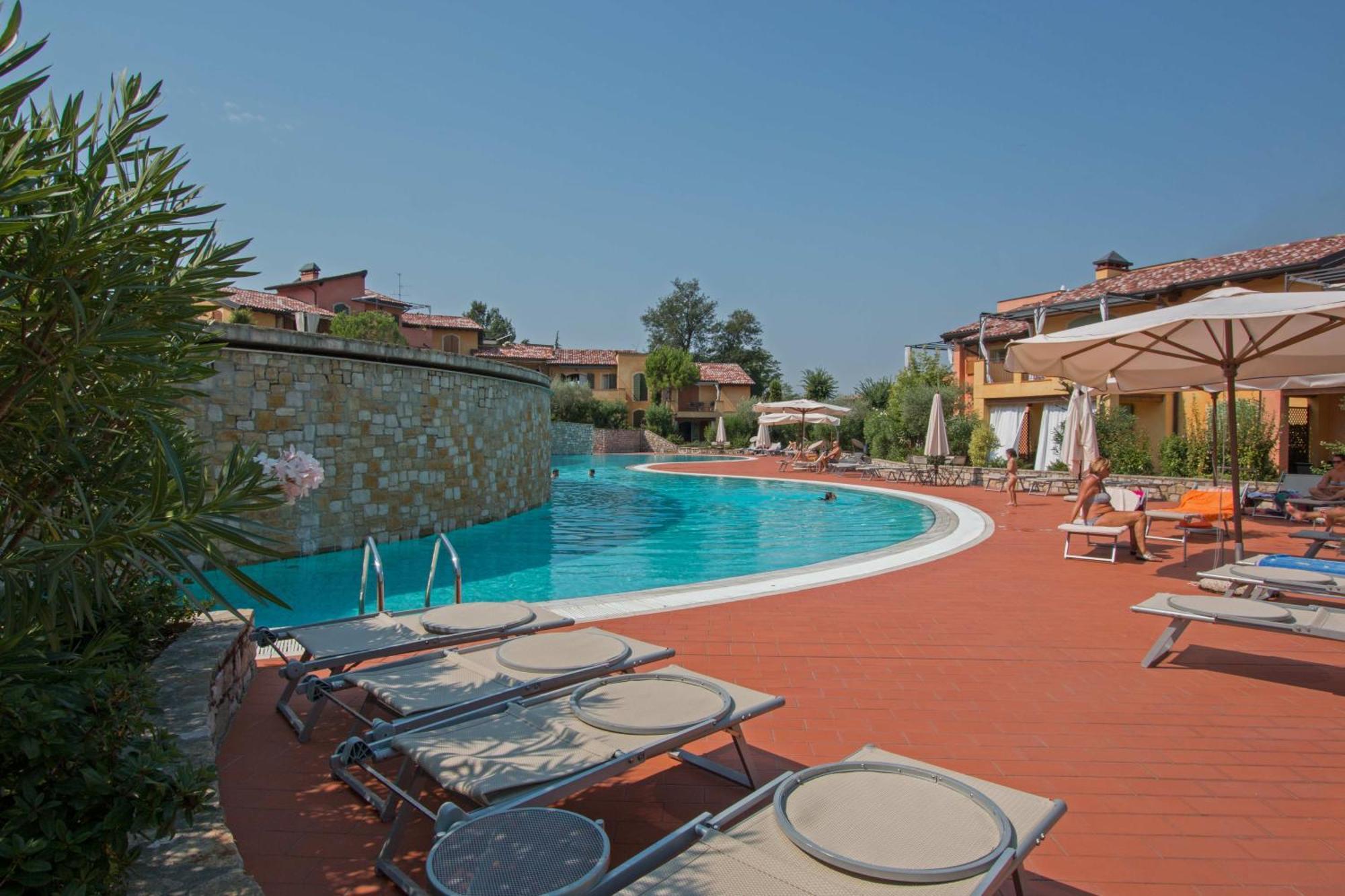 Borgo Del Torchio Apartments By Wonderful Italy Манерба-дель-Гарда Екстер'єр фото