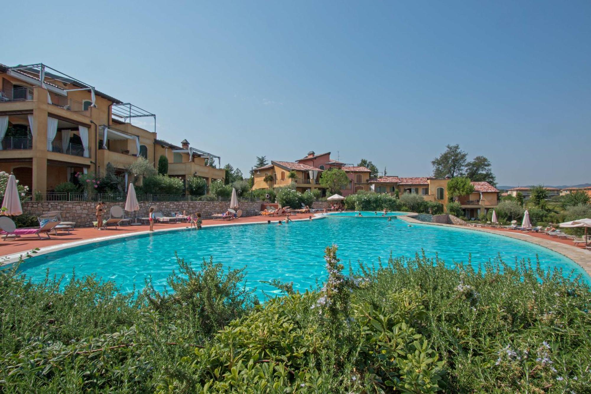 Borgo Del Torchio Apartments By Wonderful Italy Манерба-дель-Гарда Екстер'єр фото