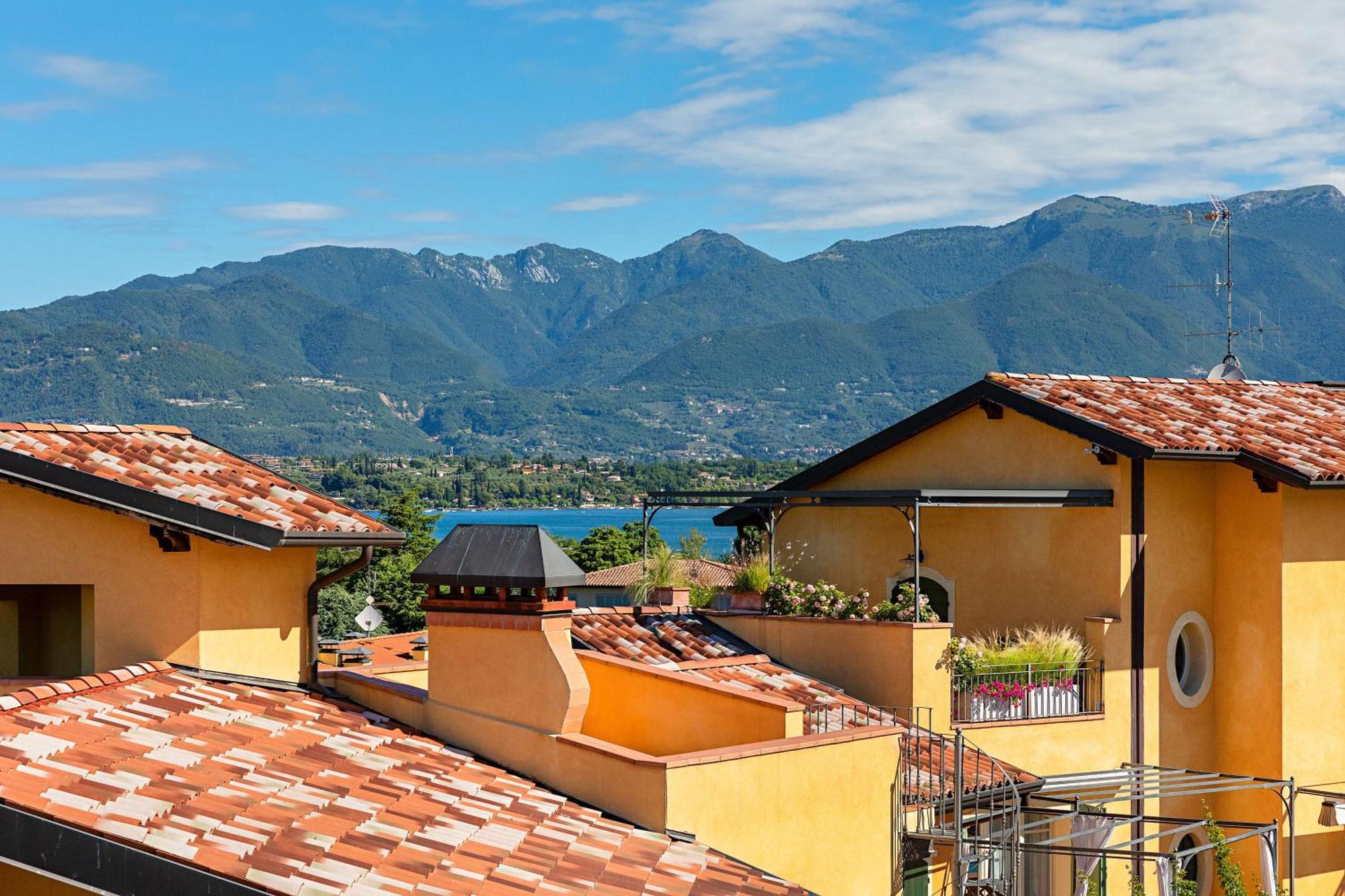 Borgo Del Torchio Apartments By Wonderful Italy Манерба-дель-Гарда Екстер'єр фото