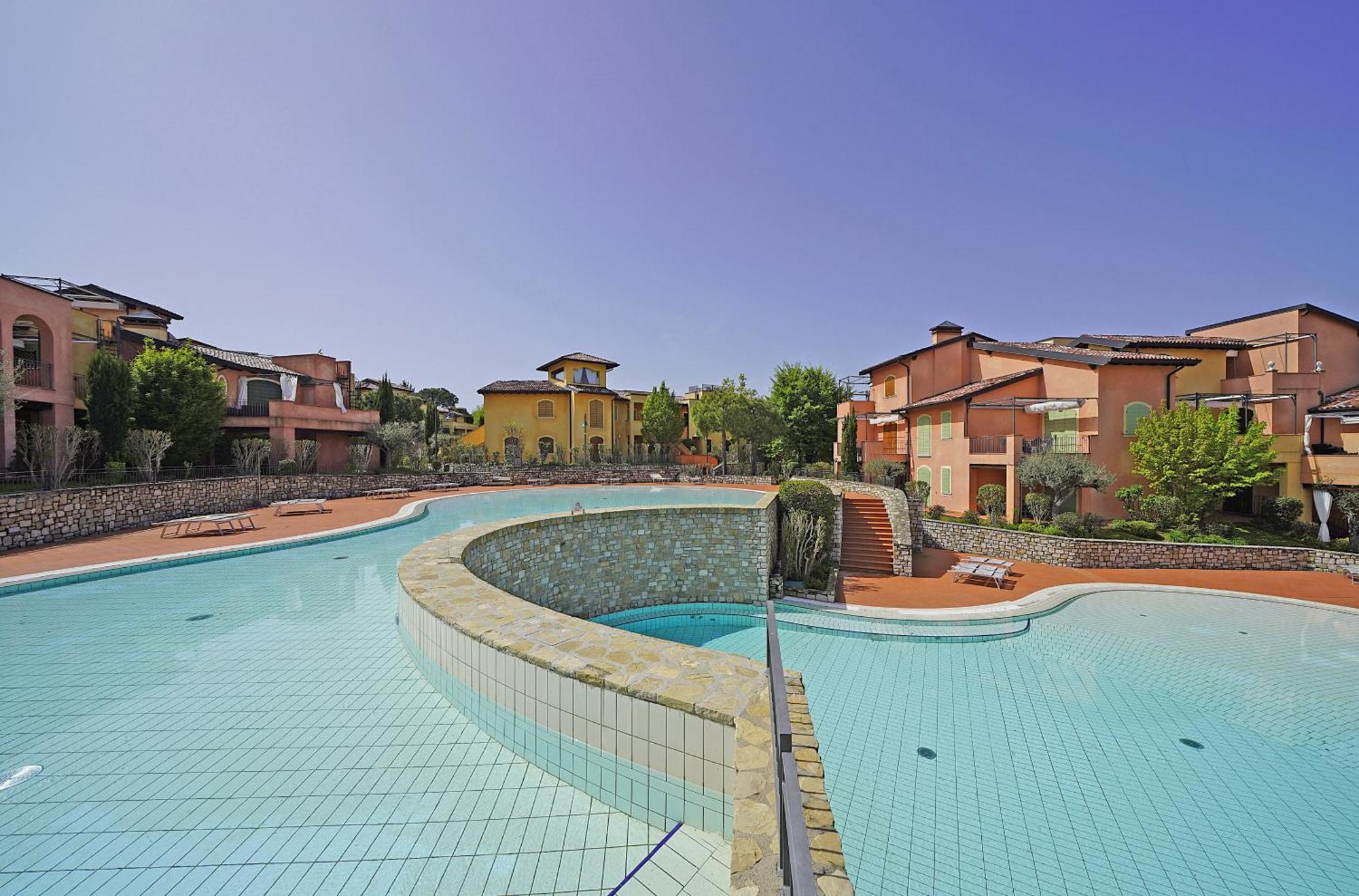 Borgo Del Torchio Apartments By Wonderful Italy Манерба-дель-Гарда Екстер'єр фото